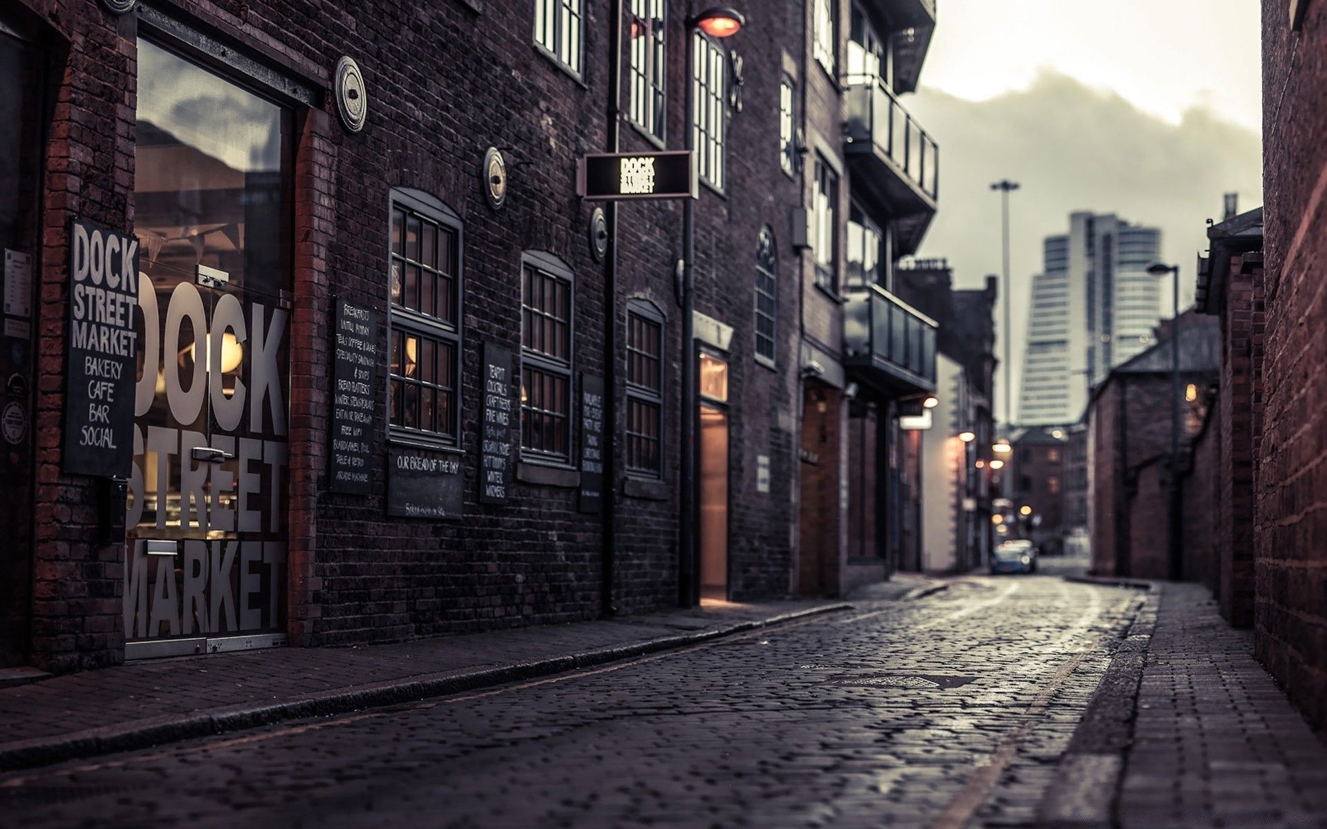 jahrgang straße stadt architektur stadt städtisch reisen haus straße licht bürgersteig gasse im freien