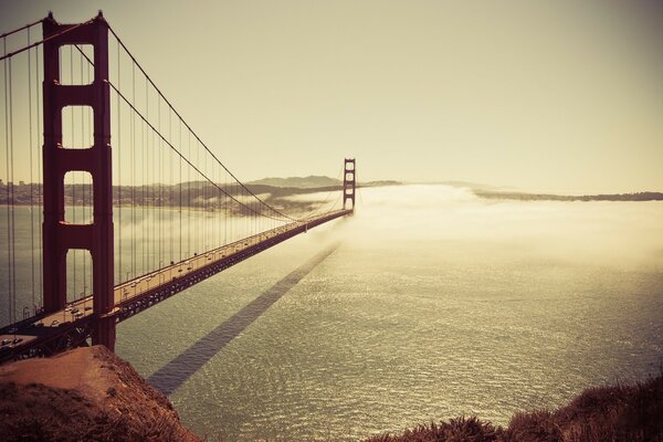 Gün batımında Golden Gate Köprüsü