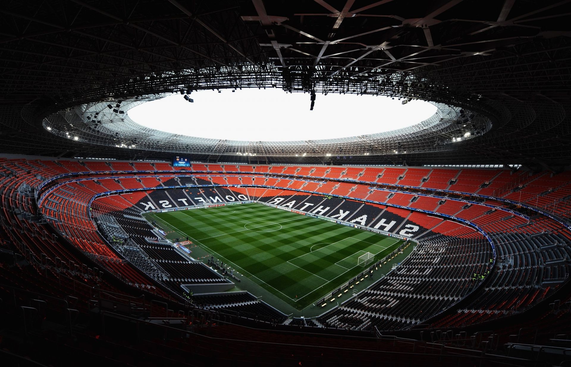 fußball stadion fußball wettbewerb meisterschaft sportfan ball spiel spiel ort licht athlet feld tribüne aktion sport