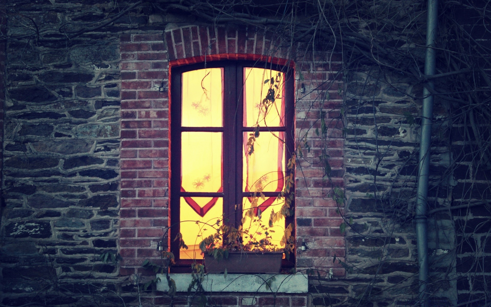 vintage pared ladrillo viejo sucio ventana casa abandonado arquitectura retro oscuro casa