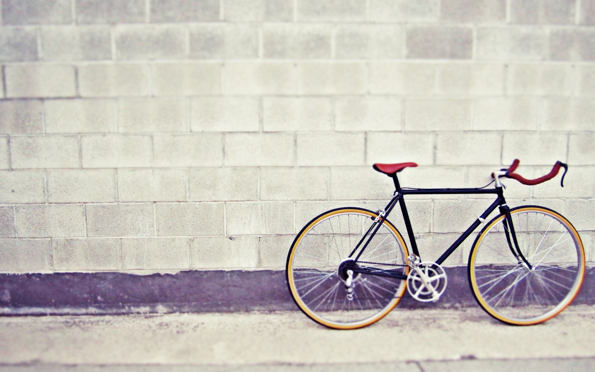 jahrgang räder fahrrad retro wand alt im freien städtisch bürgersteig