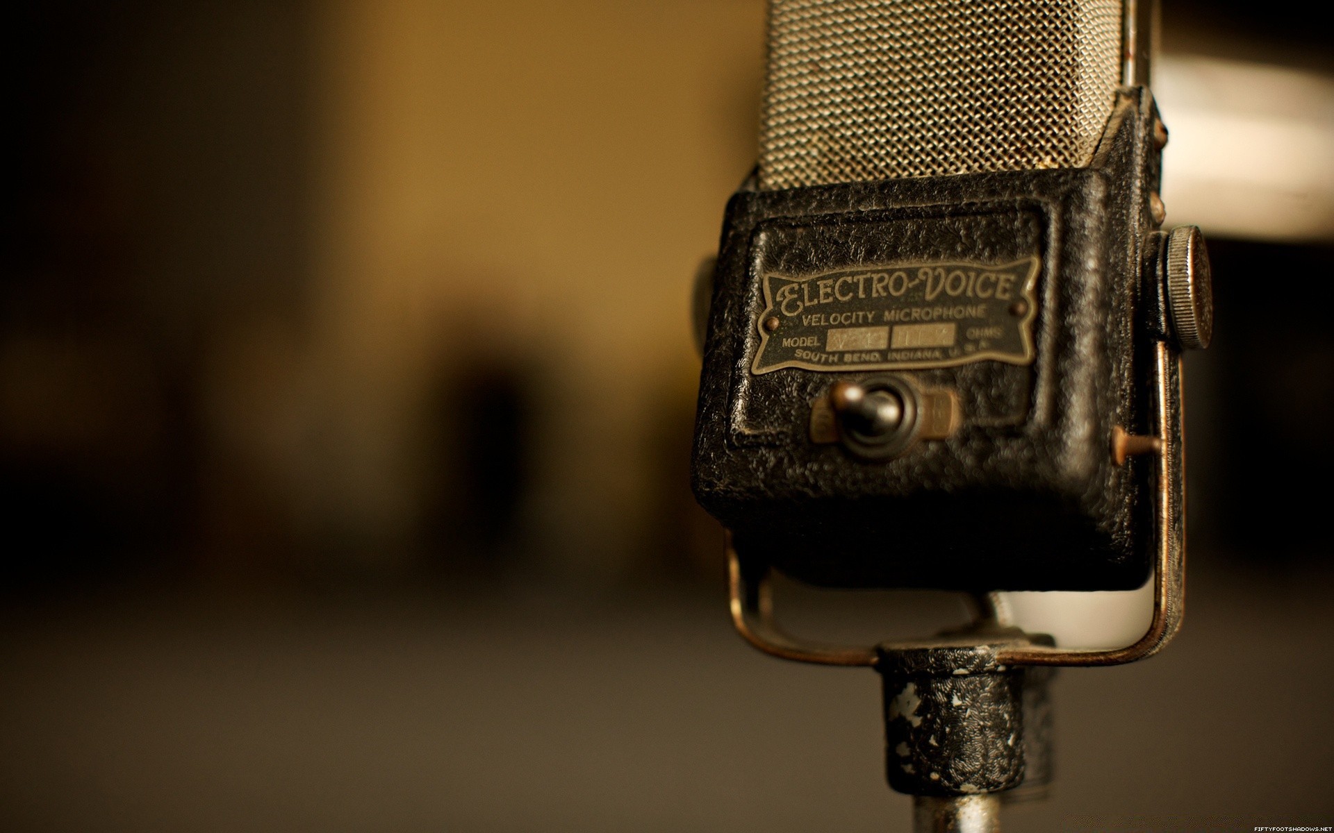 vintage musique analogique rétro dof classique vieux antique flou intérieur technologie microphone son nature morte chrome objectif sécurité