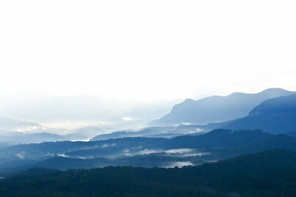 Misty distances of mountain beauties