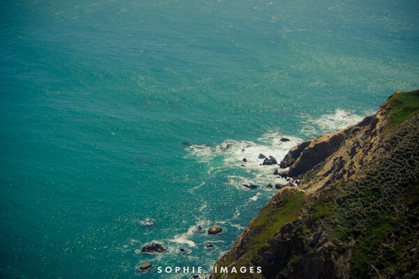 Mar no sopé da montanha