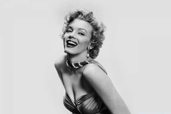 Photo laughing marilyn monroe