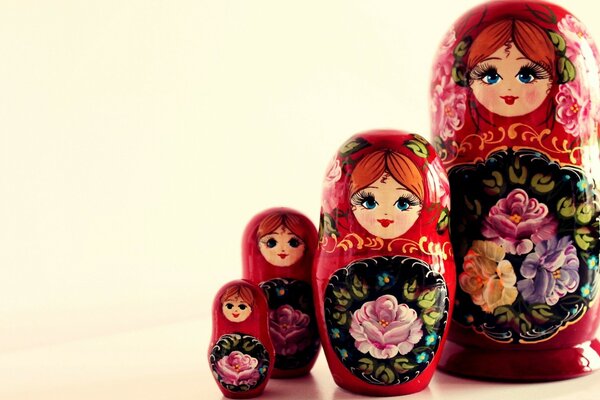 Brinquedo matryoshka na forma desdobrada para decoração