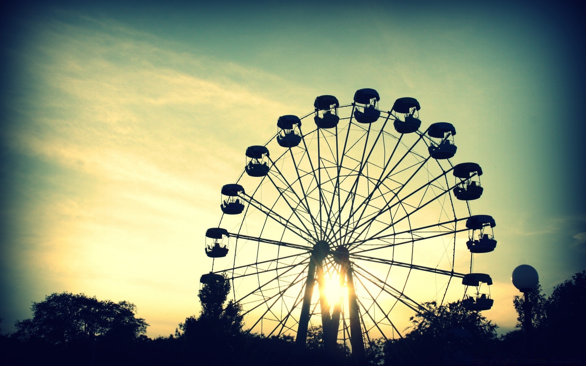 vintage sky wheel silhouette