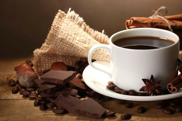 白杯咖啡巧克力早餐静物
