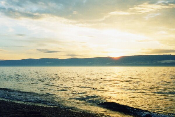 Mare profondo e tramonto