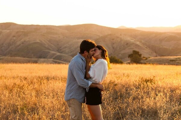 Couple photo shoot in the yellow field