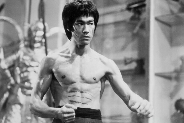 Bruce Lee hombre asiático artes marciales