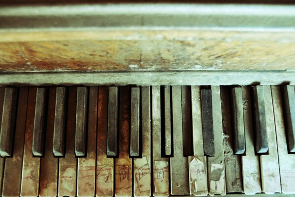 Le vieux piano est toujours vivant