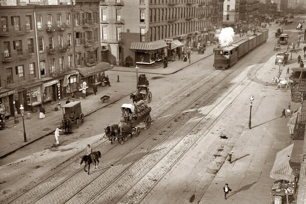 A city street of the early twentieth century