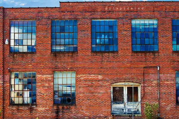 Bâtiment en brique avec verre Vintage