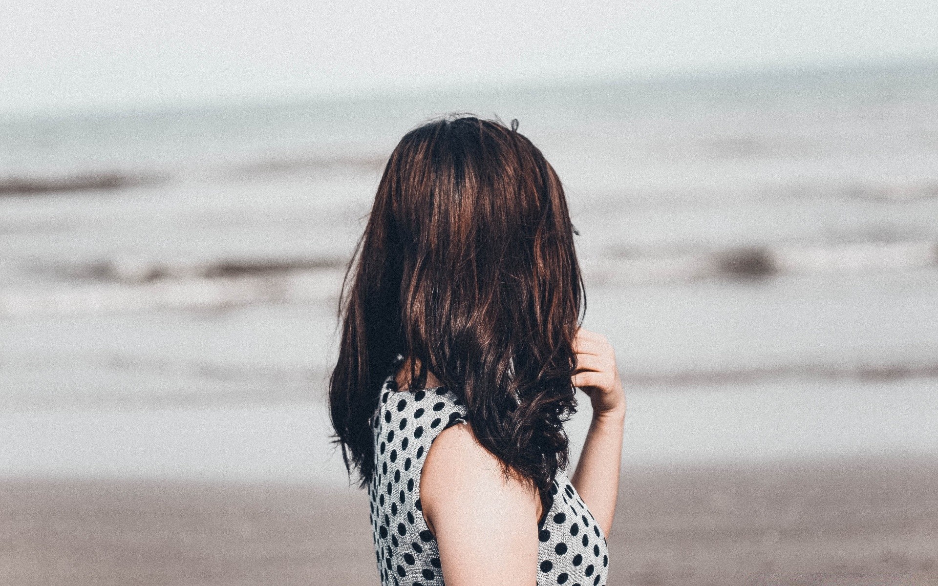 vintage plaża morze ocean woda piasek dziewczyna lato morze portret kobieta słońce zachód słońca natura model podróży seksowne bikini moda na zewnątrz wakacje