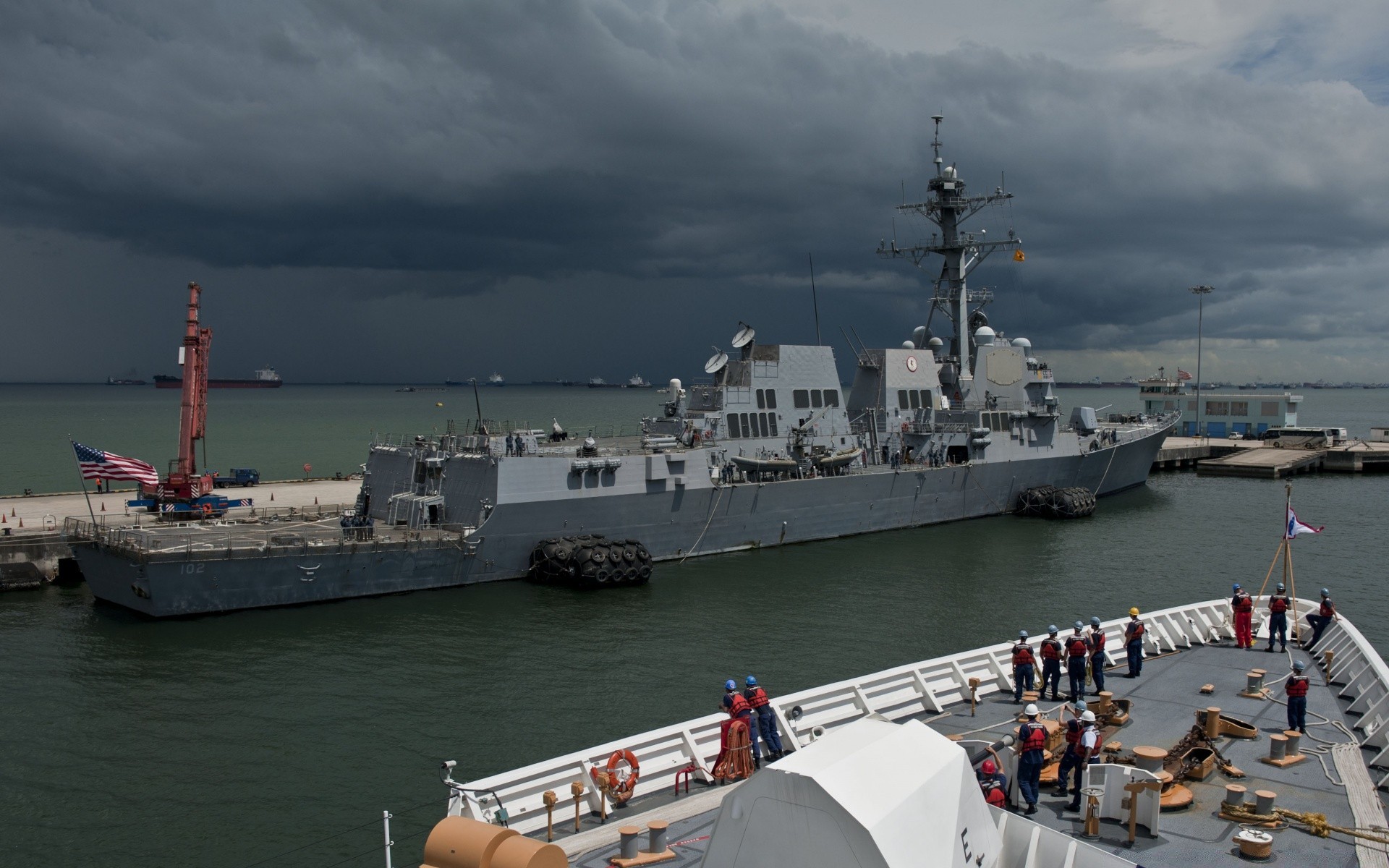 waffen und armee wasserfahrzeug schiff auto hafen schiff militär marine transportsystem wasser boot pier meer hafen reisen kreuzfahrtschiff