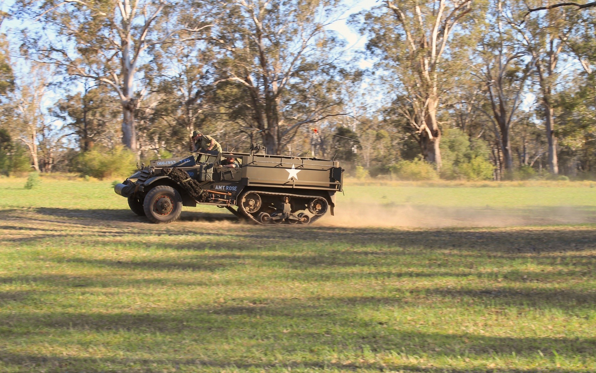 armas e exército carro exército militar guerra vintage carro sistema de transporte armas arma tanque combate grama trator campo soldado