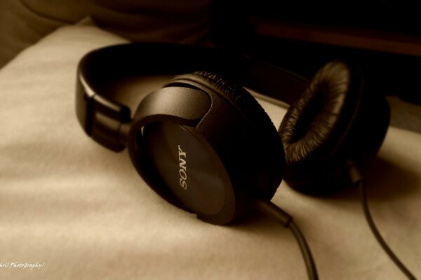 Vintage musique casque Sony se trouvent sur ordinateur portable