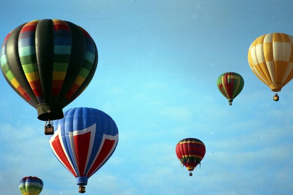 Bunte riesige Ballons