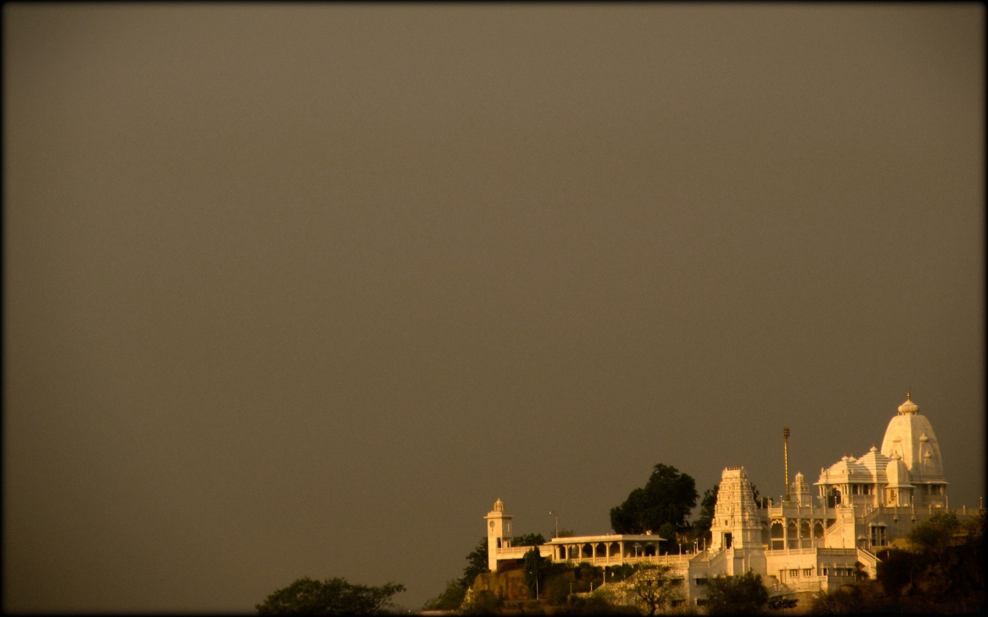 vintage coucher de soleil ville lumière aube ciel architecture paysage silhouette église voyage soirée art arbre skyline brouillard crépuscule soleil rue château ville