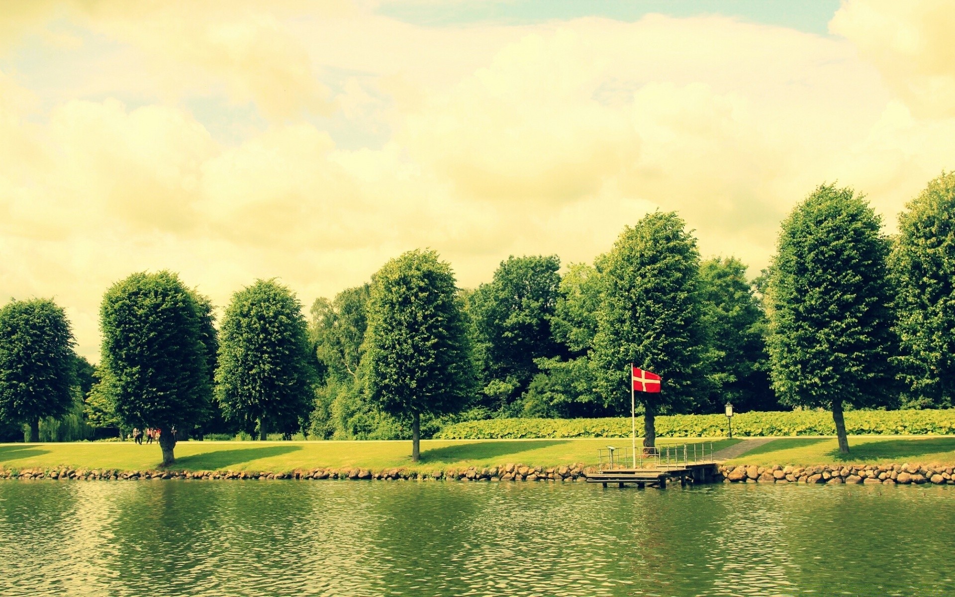 vintage bois à l extérieur la nature été paysage herbe eau rivière lac ciel lumière du jour idylle rural pittoresque beau temps campagne bois