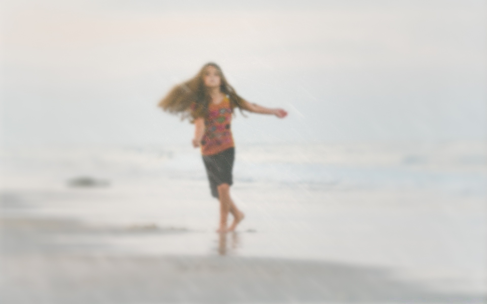 vintage plage mer femme océan eau ciel loisirs en plein air sable plaisir insouciant mer été une fille plaisir voyage