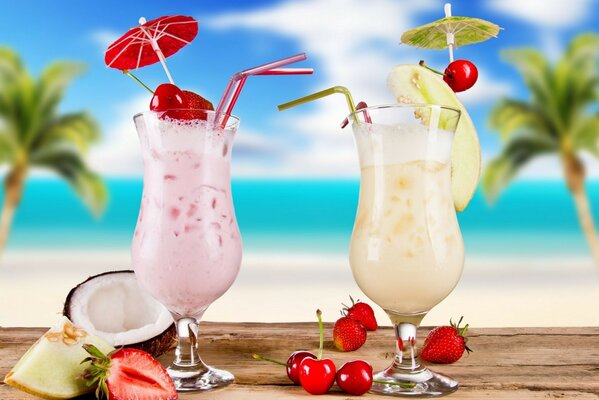 Cocktails de verão de frutas e leite