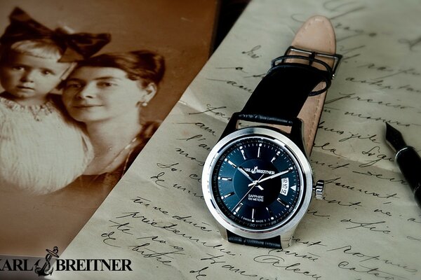 Composition Vintage de montres, lettres et photos