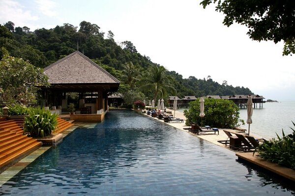 Um resort de água com dezenas de rios, lagoas e águas abertas