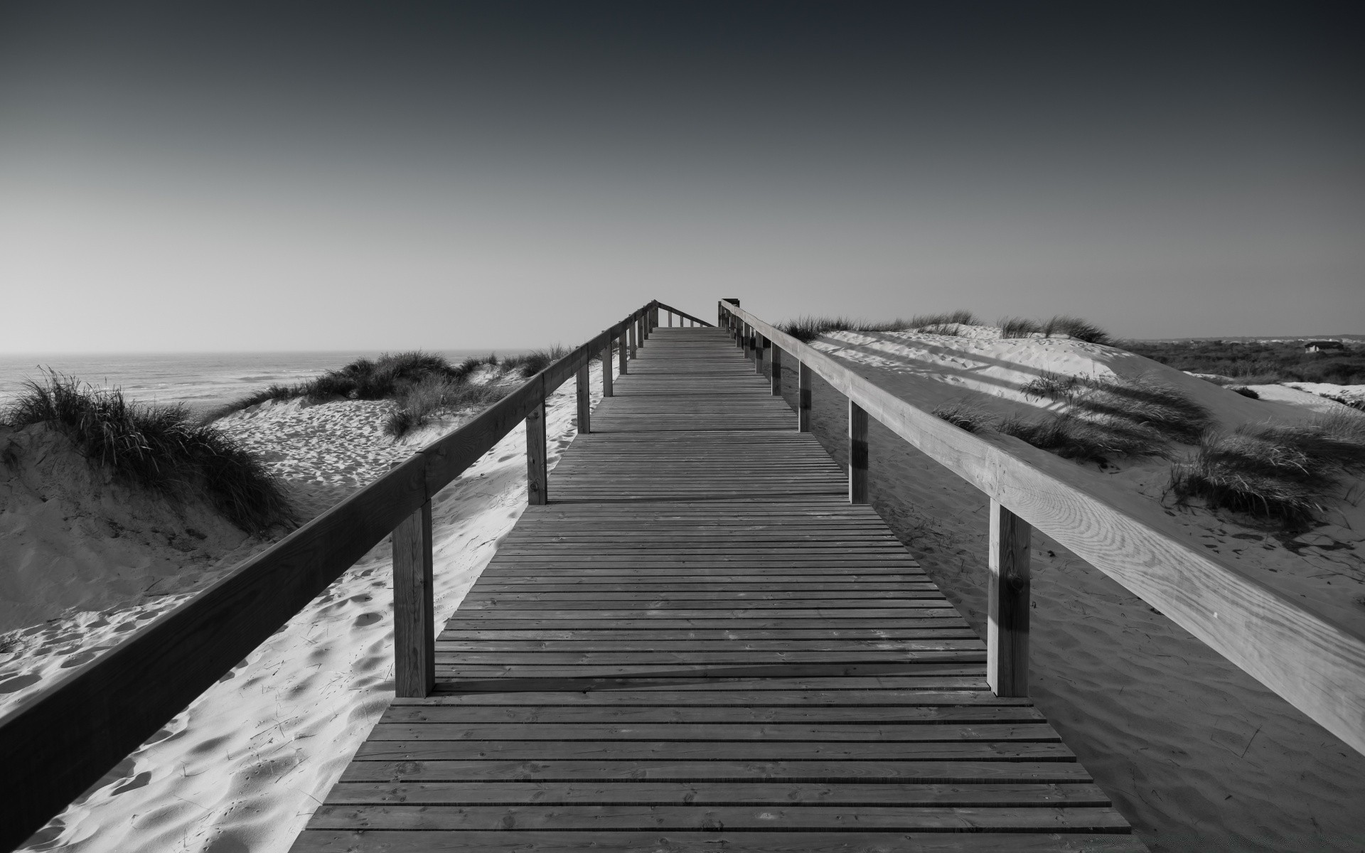 czarno-biały morze plaża promenada monochromatyczny krajobraz ocean woda most niebo natura zachód słońca molo molo podróż krok jezioro przewodnik chmura ulica słońce