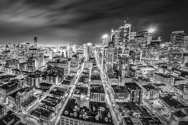 Vista della metropoli in bianco e nero