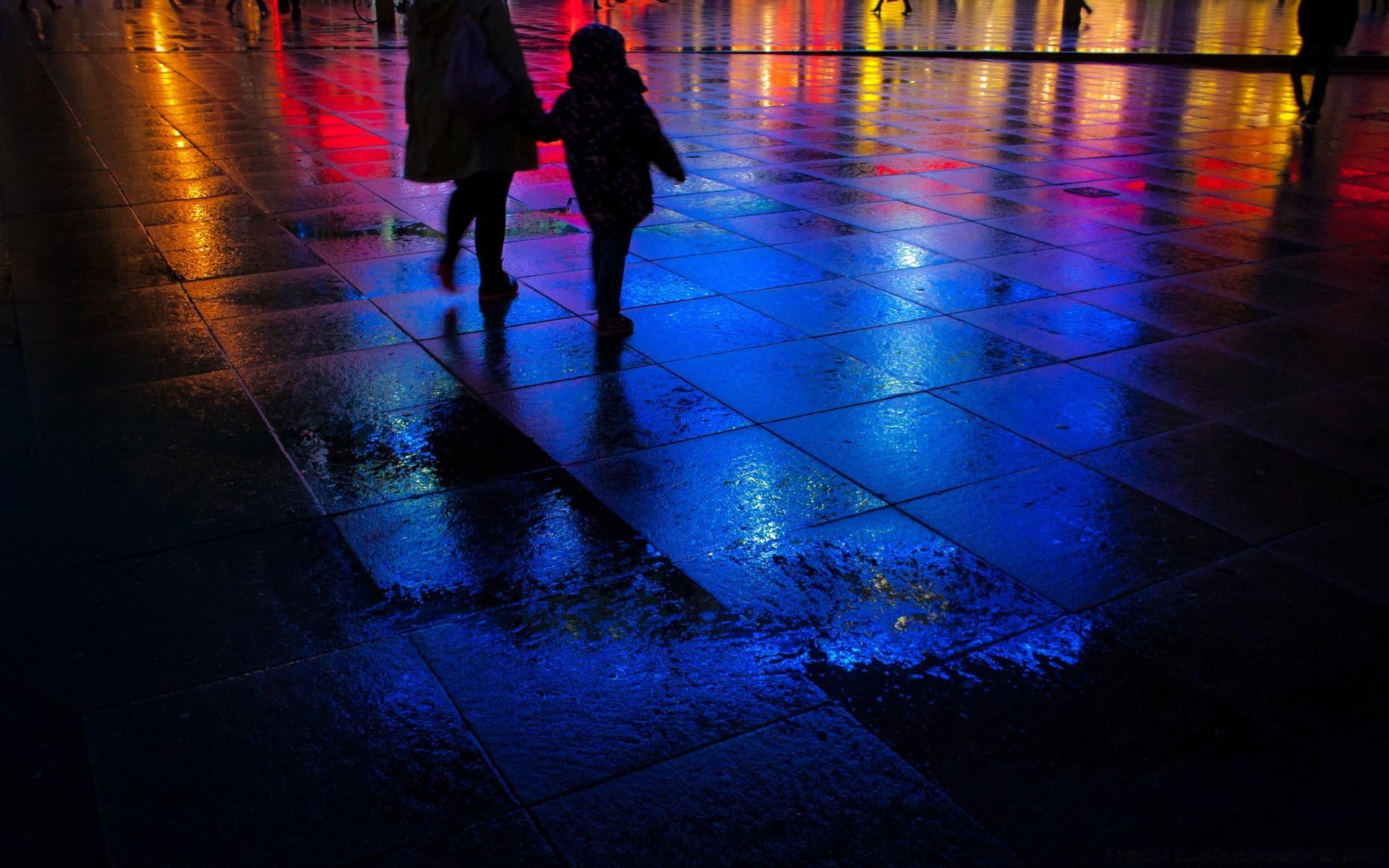 noir réflexion flou lumière sombre rue embouteillage ville soir trafic urbain ombre voyage homme