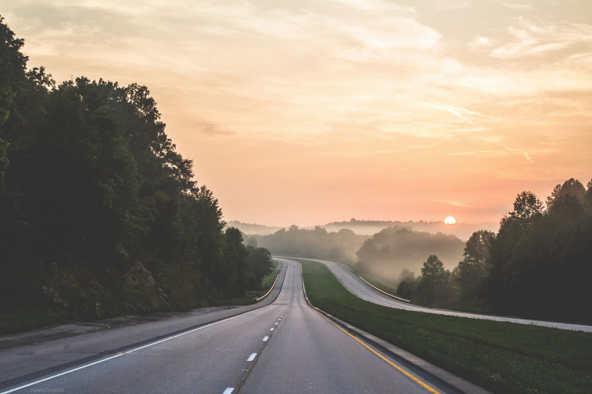 drogi asfalt autostrada podróż krajobraz system transportu przewodnik dysk drzewo na zewnątrz ulica