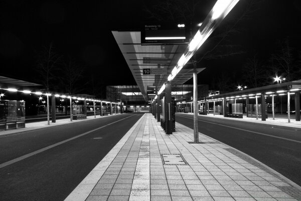 Sistema de transporte y carretera en la ciudad