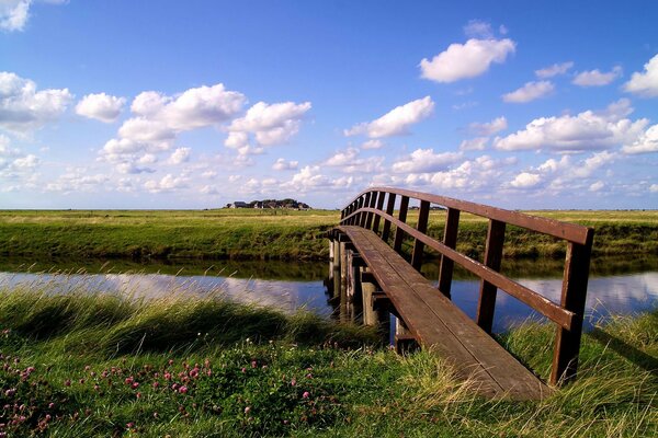 Beautiful photo of the bridge over the river