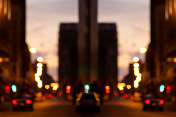 Luz de la calle borrosa de la ciudad