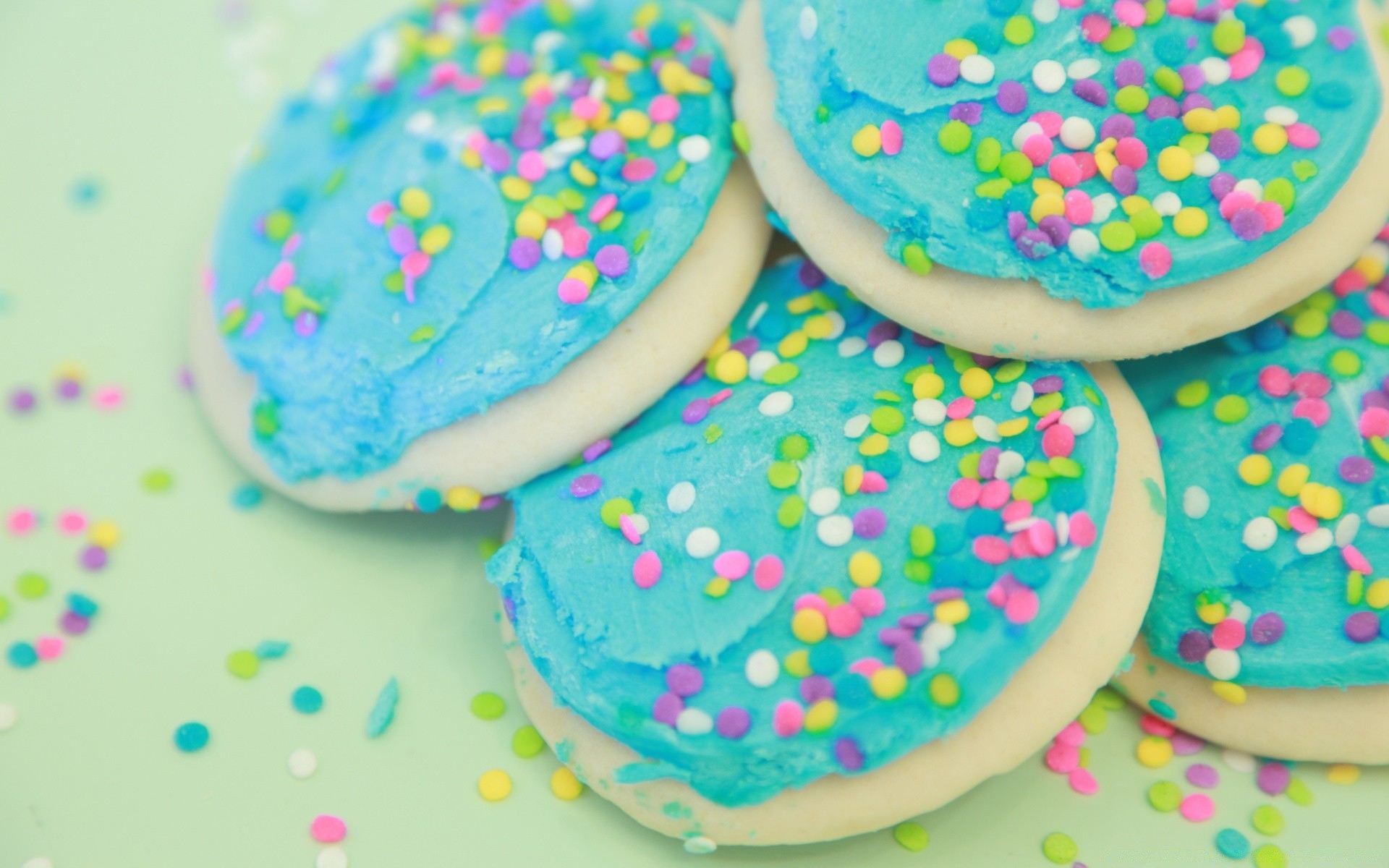 cores brilhantes feriado capit doces festa aniversário pastelaria bolo bebê mesa páscoa cor açúcar confetes decoração biscoitos