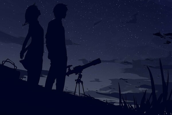 Pareja enamorada viendo las estrellas