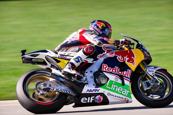 Скоростная гонка honda motogp