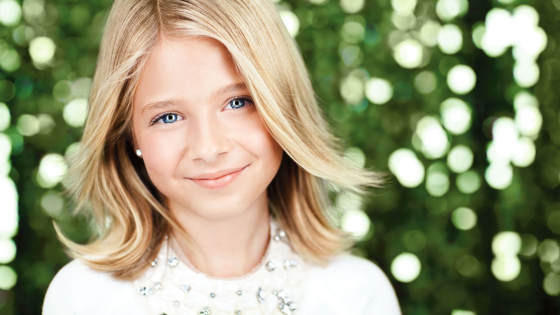 niños riendo mujer chica retrato naturaleza bonita moda hermosa verano alegría sonrisa joven cara lindo diversión