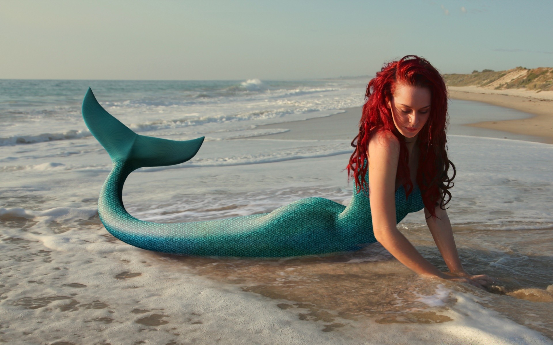 criativo praia mar oceano água mar areia menina verão bela viagens férias céu sol natureza onda biquíni mulher férias