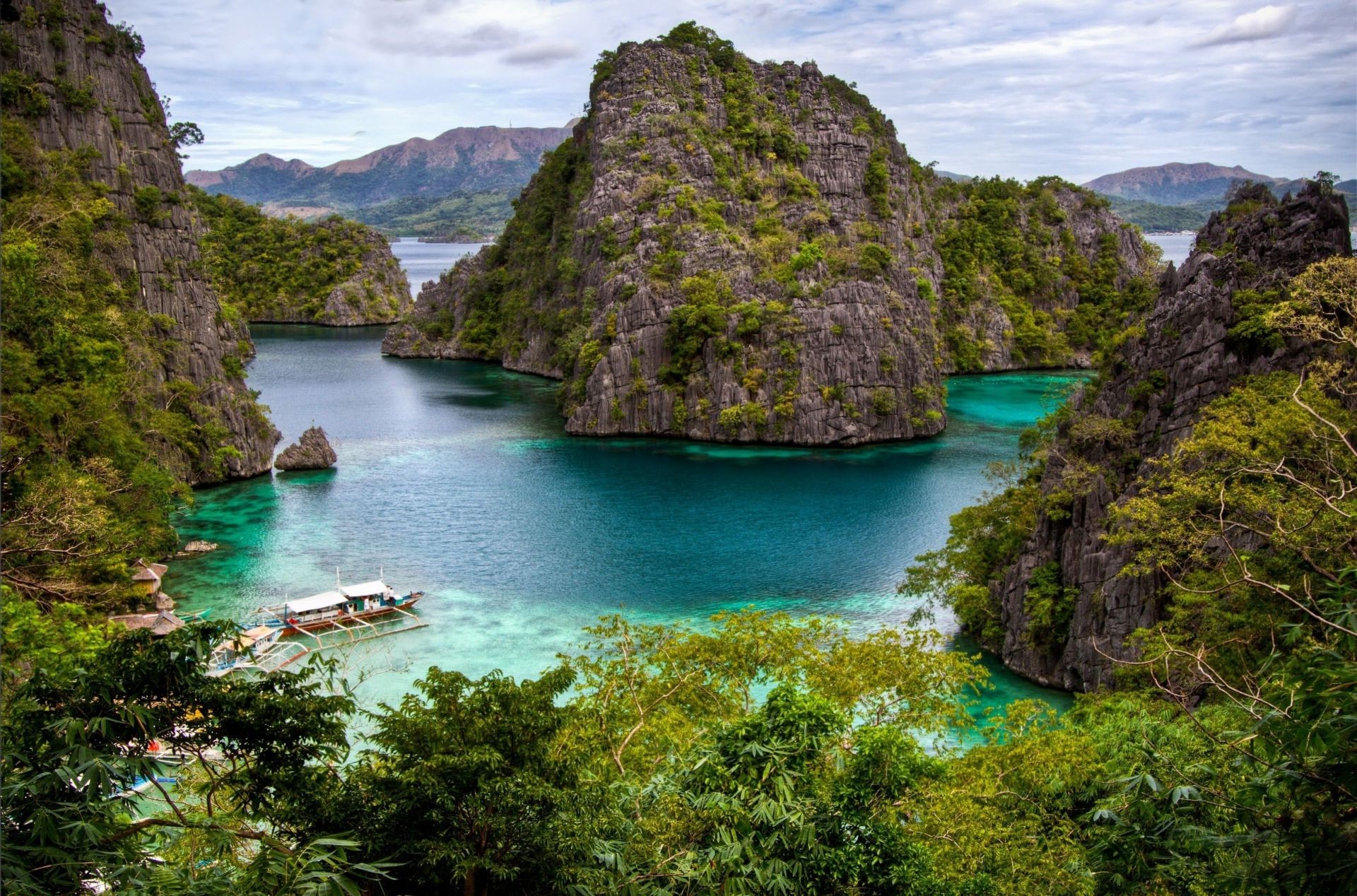 fiumi stagni e torrenti stagni e torrenti acqua viaggi natura roccia paesaggio mare isola scenico paesaggio tropicale montagna estate cielo spiaggia vacanza paradiso albero spettacolo turismo