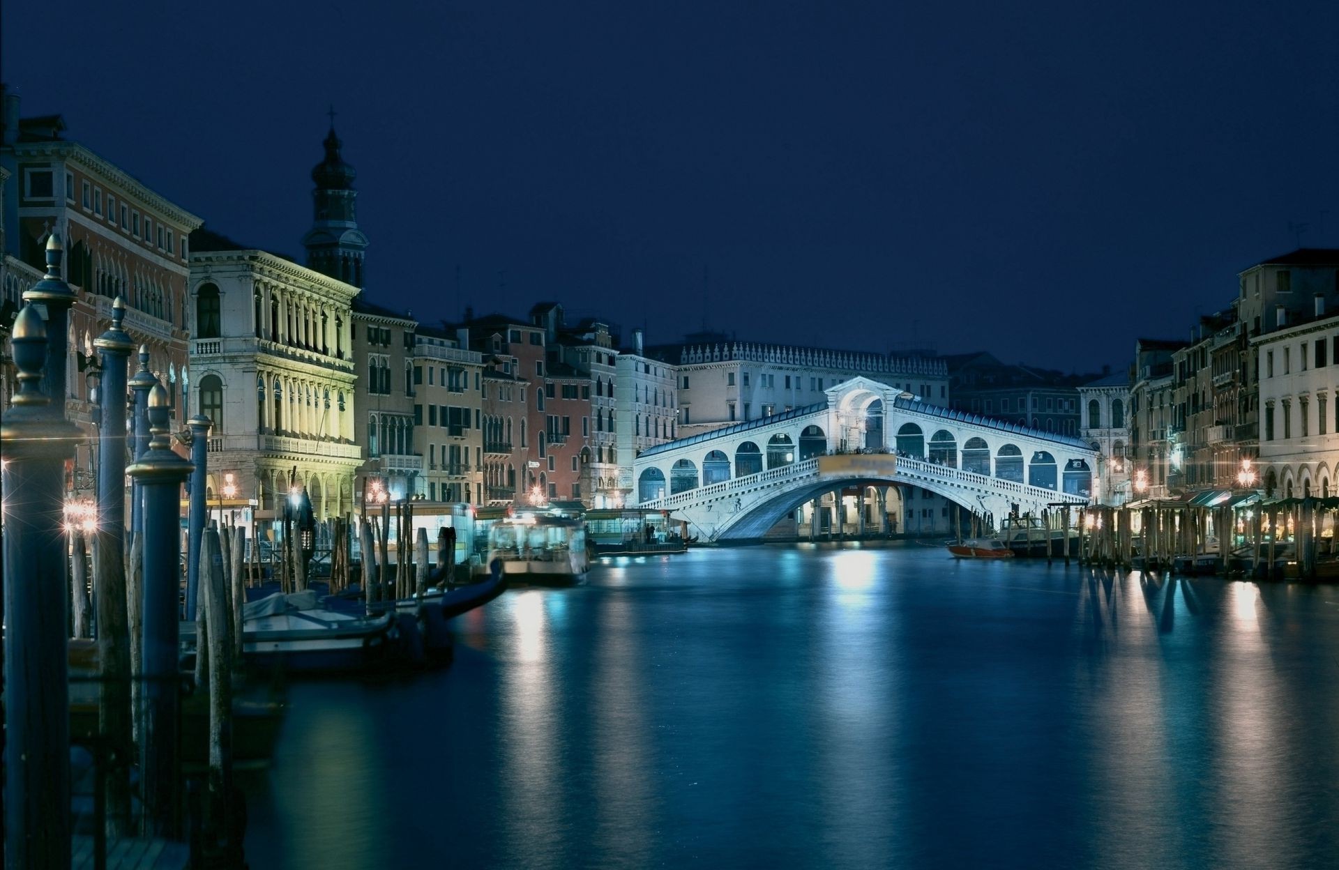 bridges water architecture canal travel bridge city river building reflection outdoors venetian tourism dusk sky gondola