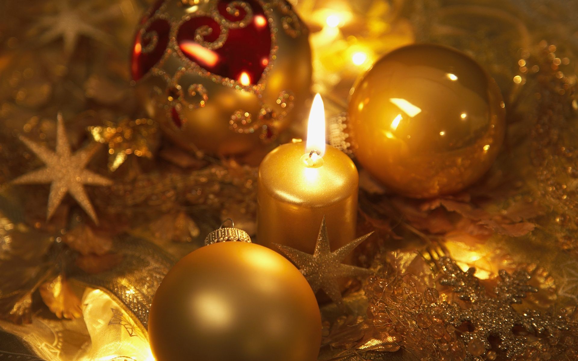 new year christmas ball winter gold shining celebration decoration candle thread traditional merry light sphere glisten advent eve bangle blur candlelight