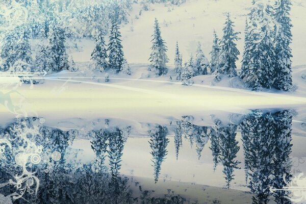 Winter. Die Berge. Der See ist eine echte Eisbahn