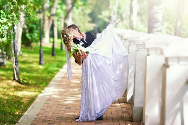 Boda en verano al aire libre. Romántico