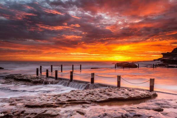 Hermosa puesta de sol junto al mar