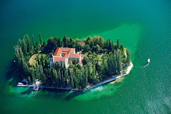 Outdoor accommodation on the island