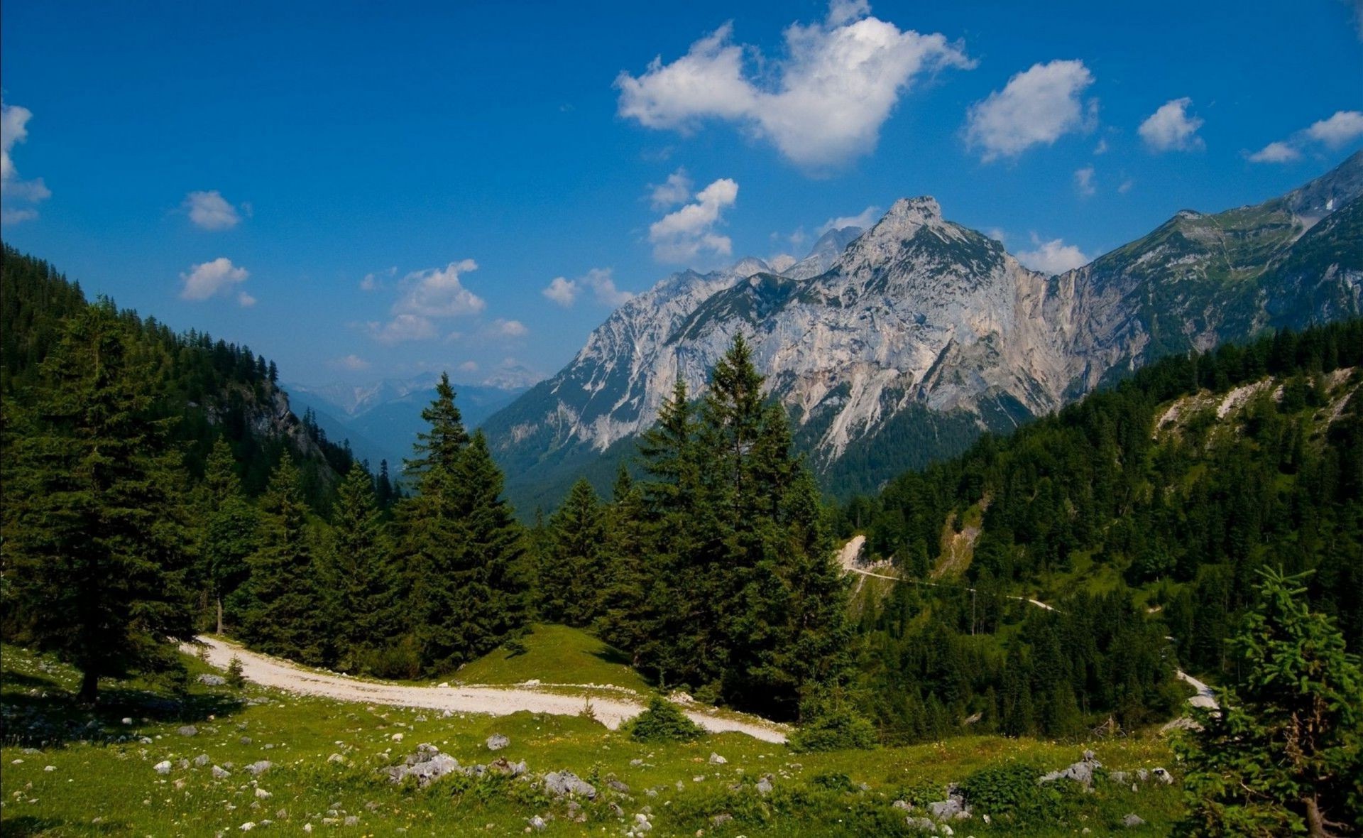 berge berge reisen schnee im freien landschaft natur himmel holz tal wandern landschaftlich baum berggipfel hügel