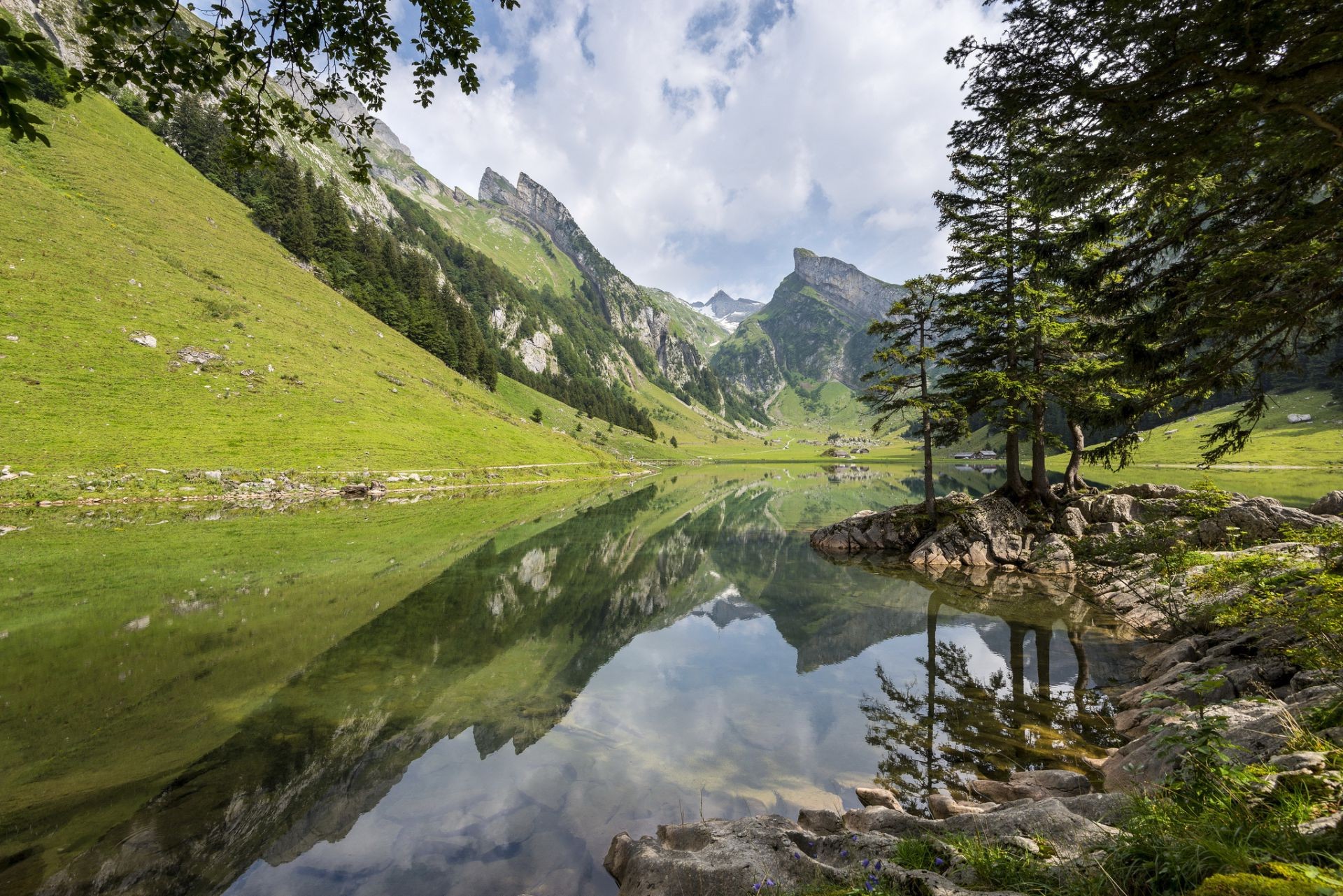 lac nature eau voyage paysage à l extérieur montagnes été bois bois ciel scénique rivière herbe vallée colline